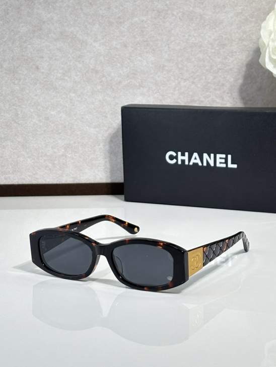 Picture of Chanel Sunglasses _SKUfw77318154fw